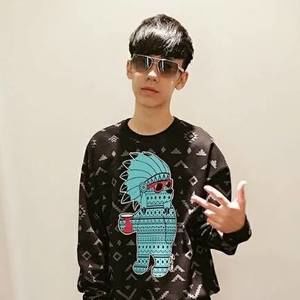 Meet your Posher, Leo